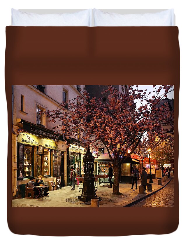 Shakespeare Book Shop Paris Duvet Cover featuring the photograph Shakespeare Book Shop 2 by Andrew Fare