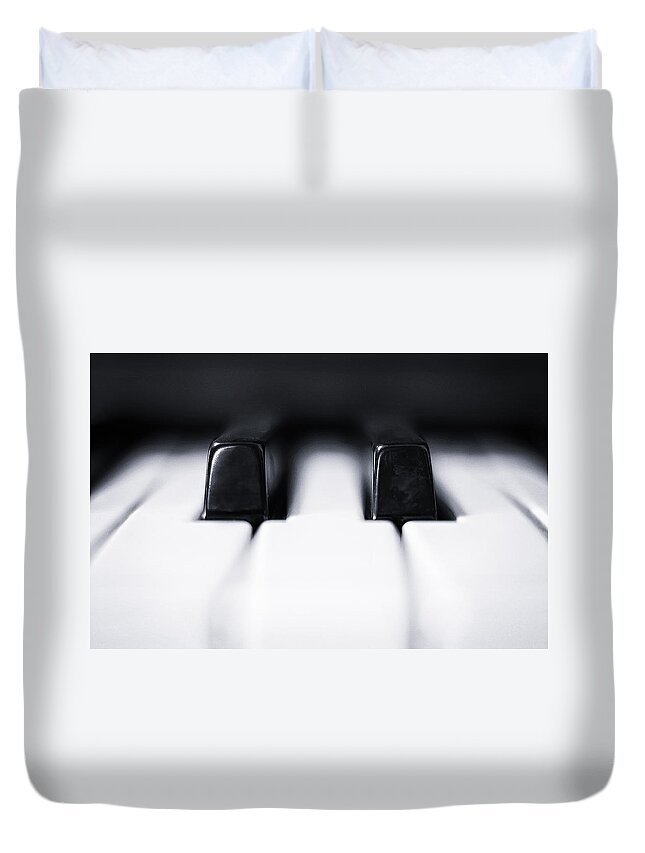 Piano Duvet Cover featuring the photograph Sharp or flat by Scott Norris