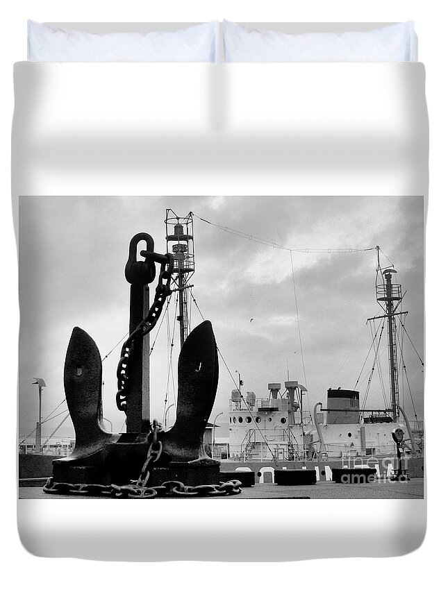 Ship Anchor Duvet Cover featuring the photograph Ship Anchor by Scott Cameron