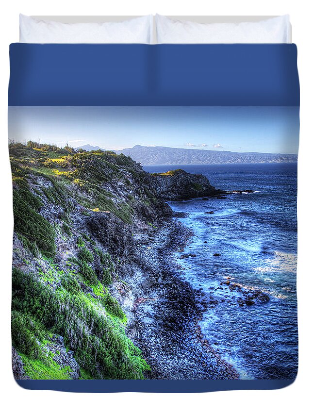 Maui Duvet Cover featuring the photograph Shores of Maui by Shawn Everhart