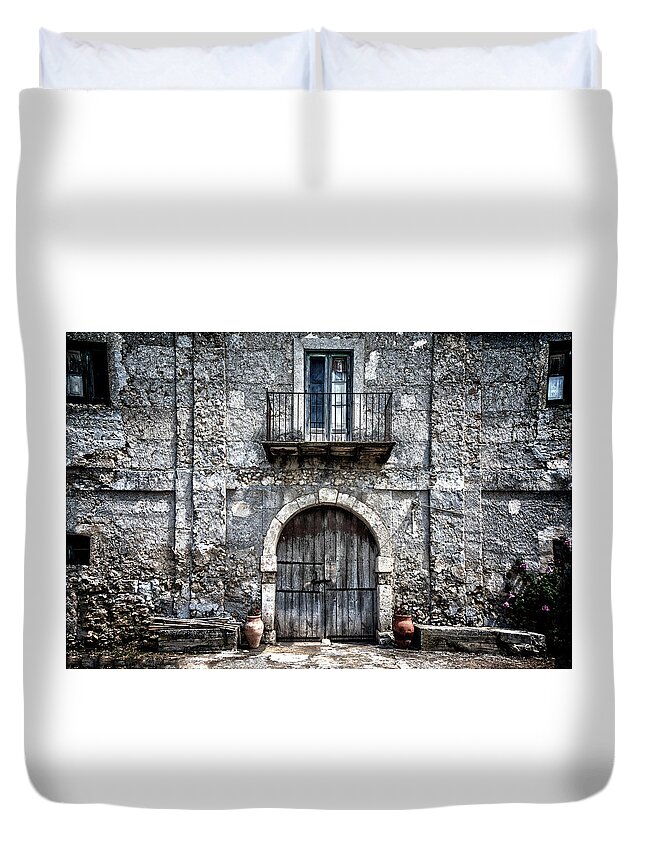  Duvet Cover featuring the photograph Sicilian Farm House by Patrick Boening