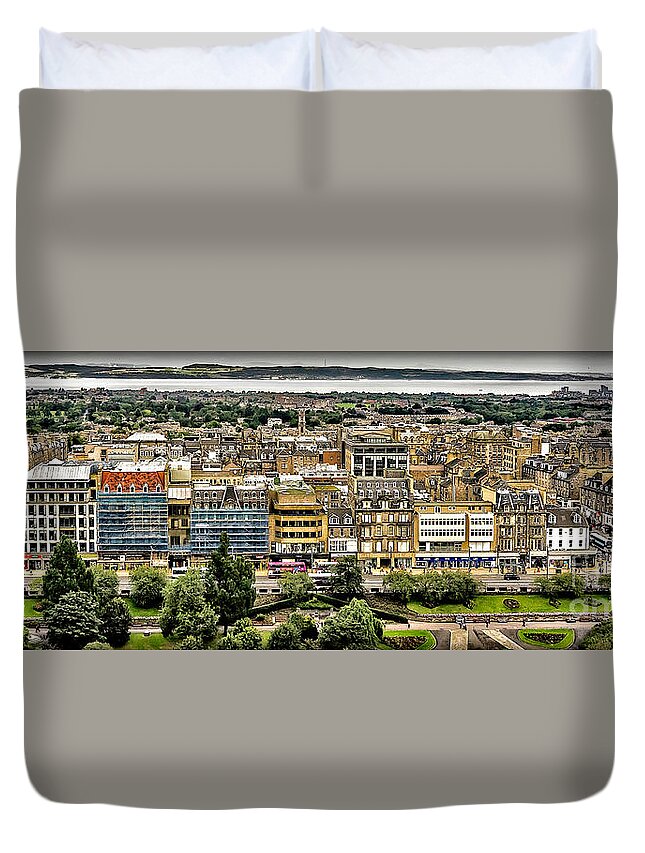 Sights Duvet Cover featuring the photograph Sights in Scotland - Edinburgh by Walt Foegelle