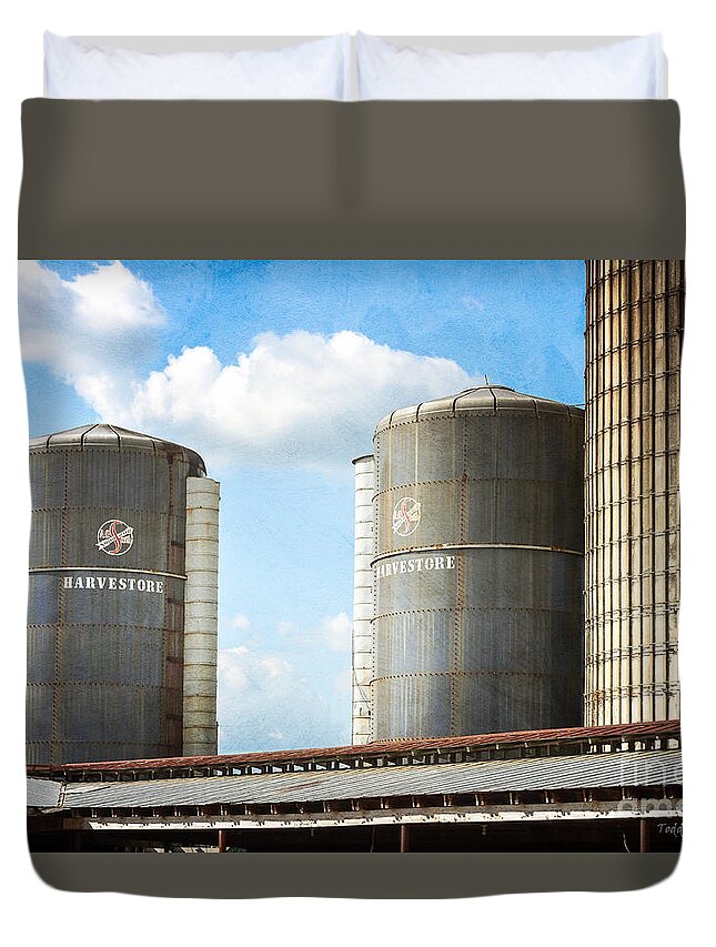 Tennessee Duvet Cover featuring the photograph Silos by Todd Blanchard