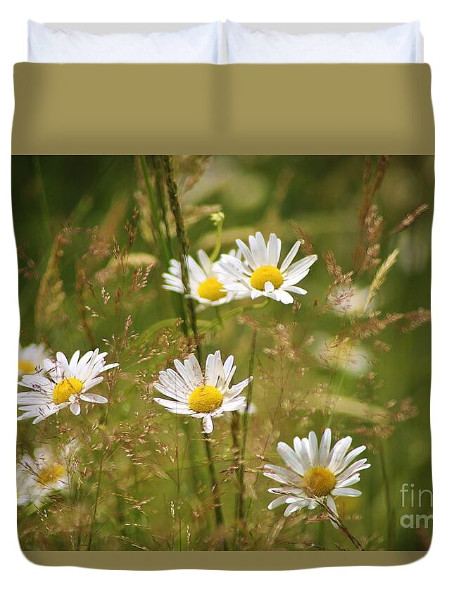 Flowers Duvet Cover featuring the photograph Simplicity by Sheila Ping