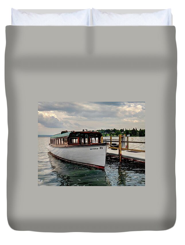 New York Duvet Cover featuring the photograph SkaneatelesMailboat by David Thompsen