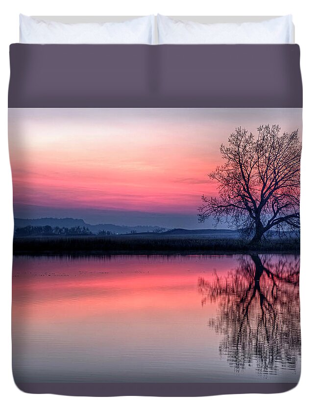 Pond Duvet Cover featuring the photograph Smoky Sunrise by Fiskr Larsen