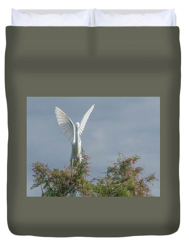 Snowy Duvet Cover featuring the photograph Snowy Egret 6844-100517-2 by Tam Ryan