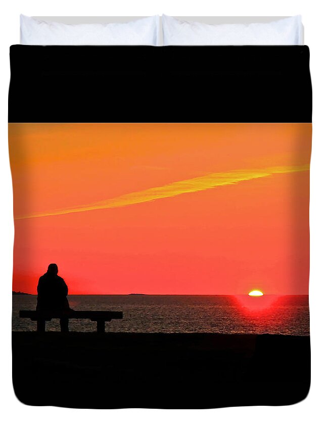 Pemaquid Point Lighthouse Duvet Cover featuring the photograph Solitude at Sunrise by Don Mercer