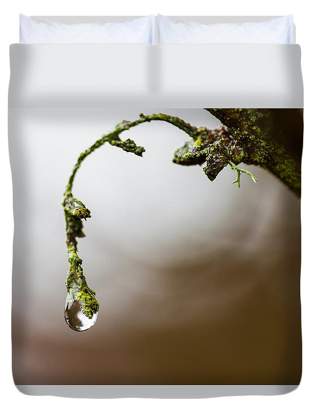 Rain Duvet Cover featuring the photograph Sometimes It's Hard To Let Go by Mark Alder