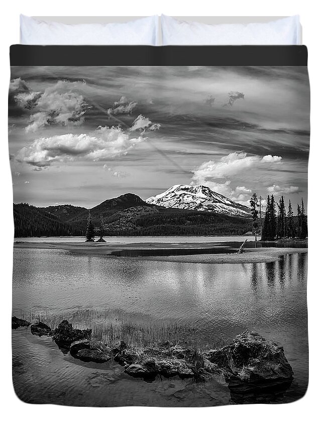 Sparks Lake Duvet Cover featuring the photograph Spark Lake Moments by Steven Clark