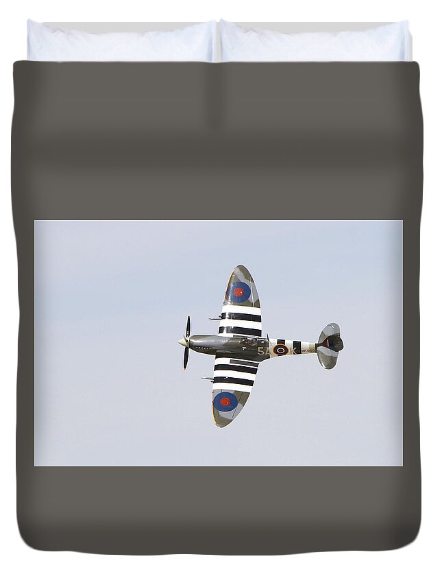 Spitfire Duvet Cover featuring the photograph Spitfire MK959 by Shoal Hollingsworth