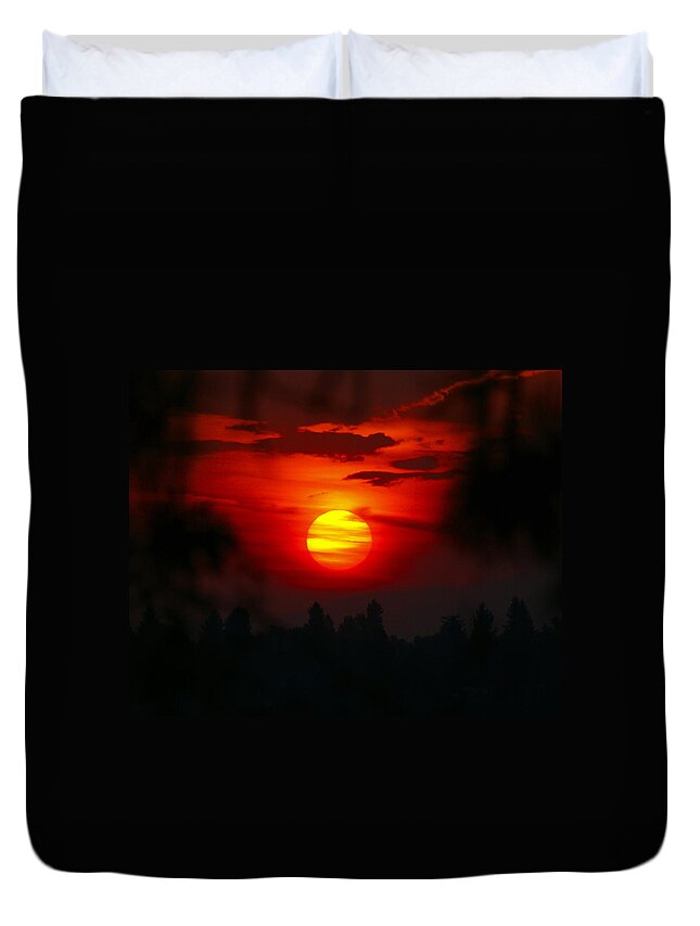 Nature Duvet Cover featuring the photograph Spokane Sunrise by Ben Upham III