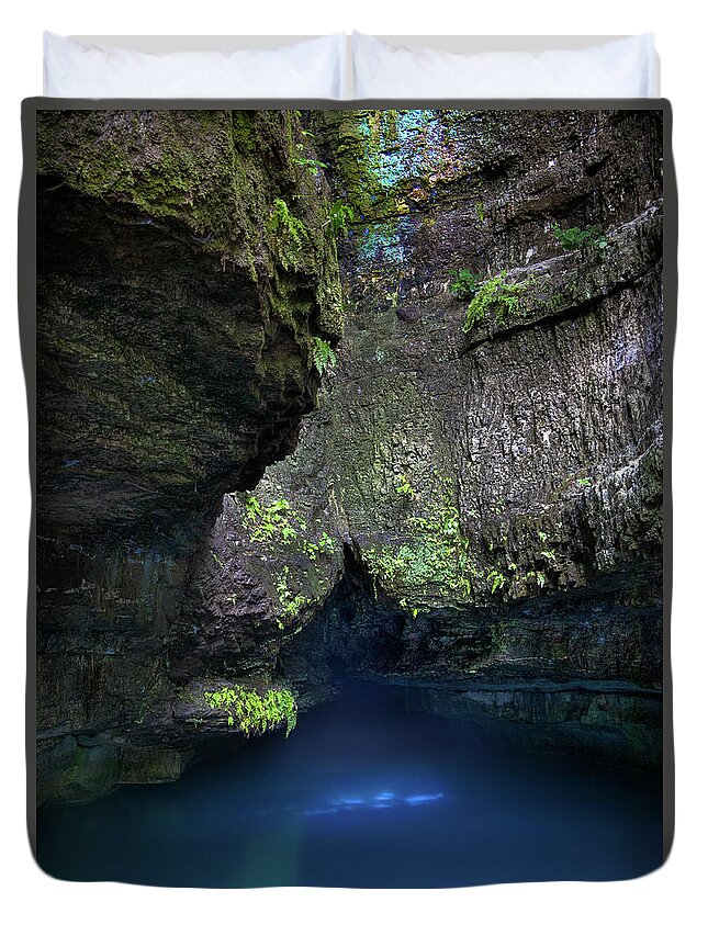 Roaring River Duvet Cover featuring the photograph Spring at Roaring River by Allin Sorenson