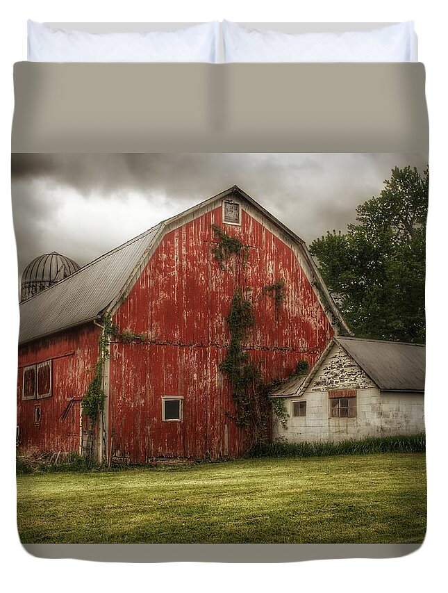 Barn Duvet Cover featuring the photograph 0047 - Stanley Road Red I by Sheryl L Sutter