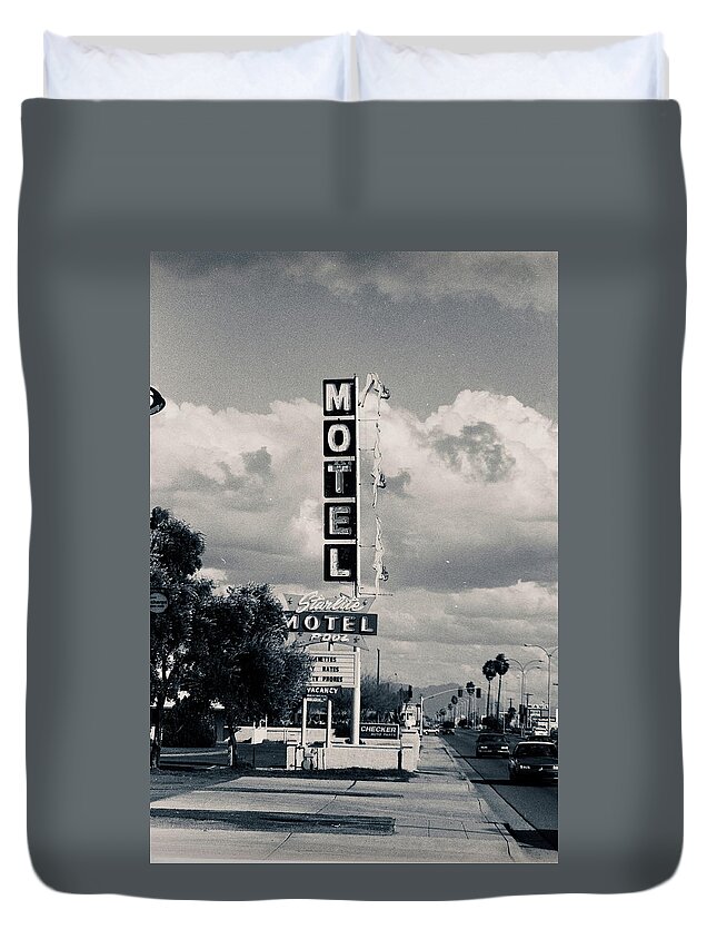 Starlite Motel Duvet Cover featuring the photograph Starlite Motel, Arizona by Erik Burg