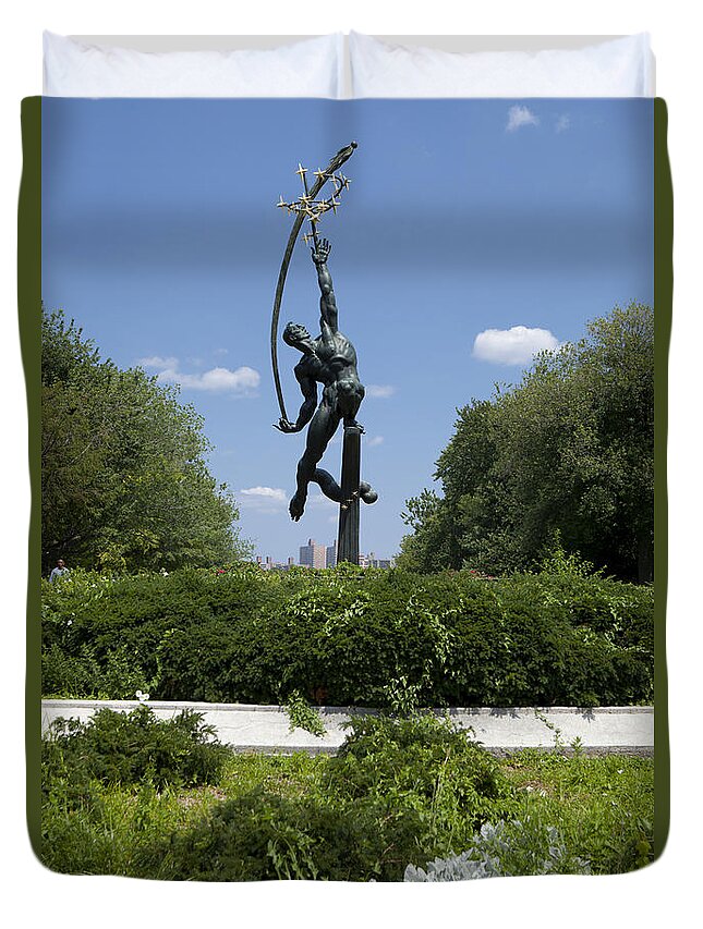  Americas Duvet Cover featuring the photograph Statue of Rocket Thrower in Flushing Meadows by Anthony Totah