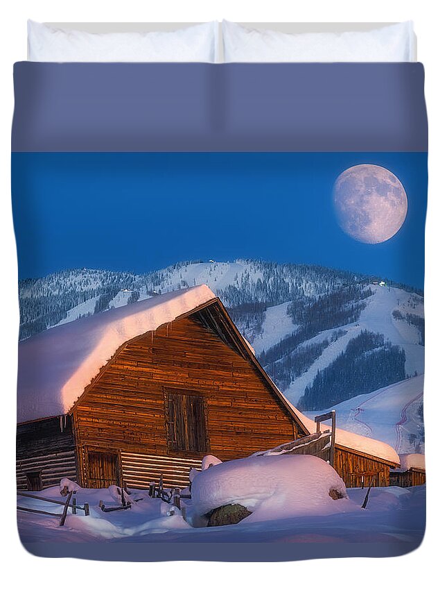 Barn Duvet Cover featuring the photograph Steamboat Dreams by Darren White