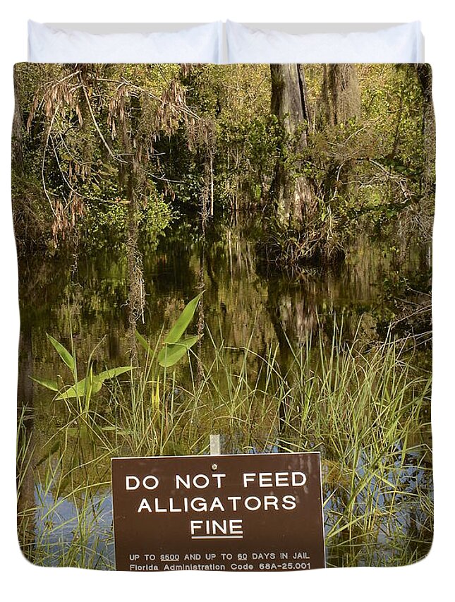Everglades Duvet Cover featuring the photograph Stern Warning by Carol Bradley