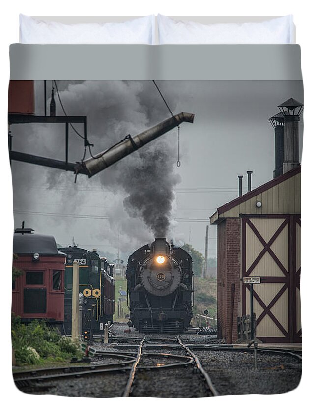 Strasburg Railroad Duvet Cover featuring the photograph Strasburg Railroad 475 arrives at Strasburg PA - by Jim Pearson