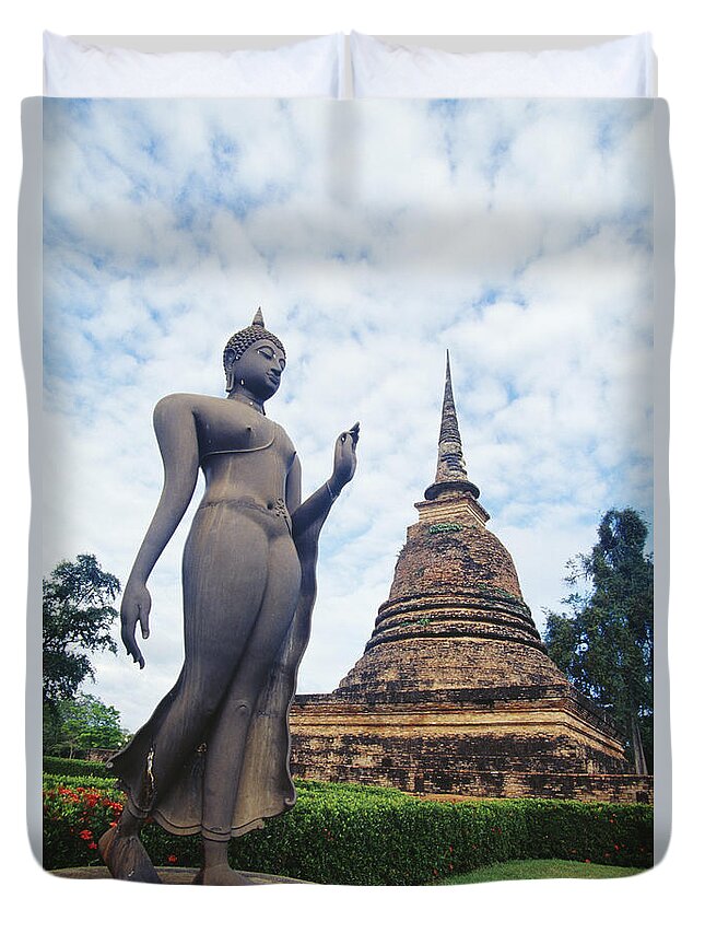 Ancient Duvet Cover featuring the photograph Sukhothai Historical Park by Bill Brennan - Printscapes