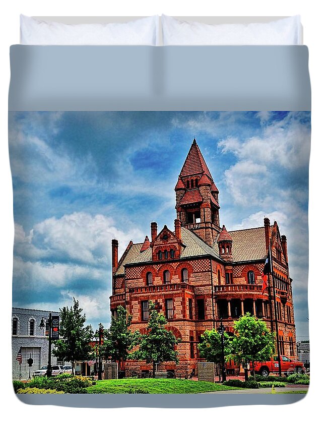 Texas Duvet Cover featuring the photograph Sulphur Springs Courthouse by Diana Mary Sharpton