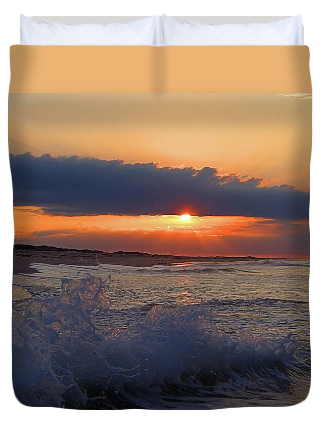 Seas Duvet Cover featuring the photograph Summer Dawn I I by Newwwman