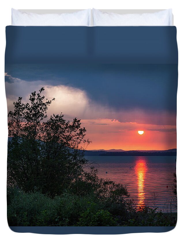 Lake Almanor Duvet Cover featuring the photograph Summer Storm by Jan Davies