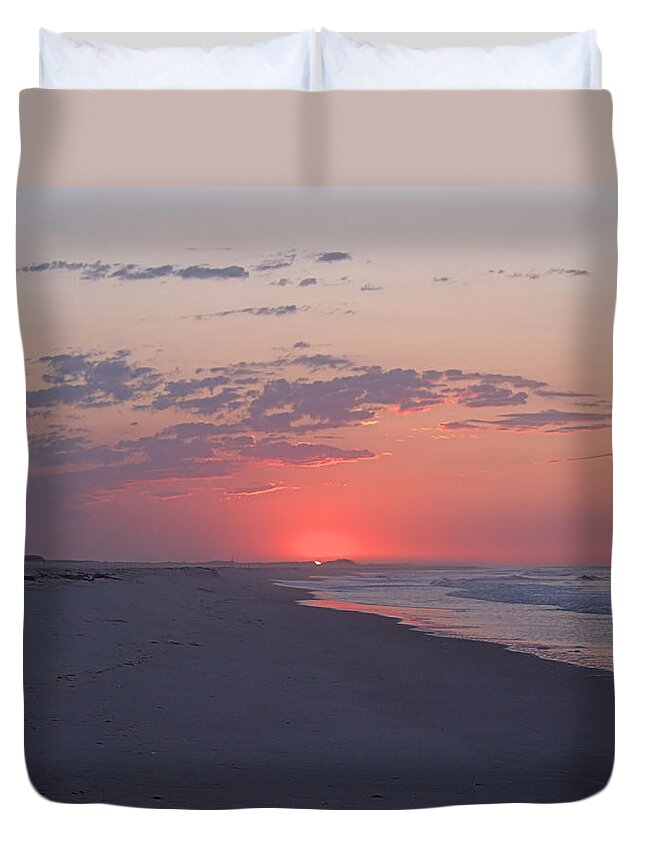 Ocean Duvet Cover featuring the photograph Sun Pop by Newwwman