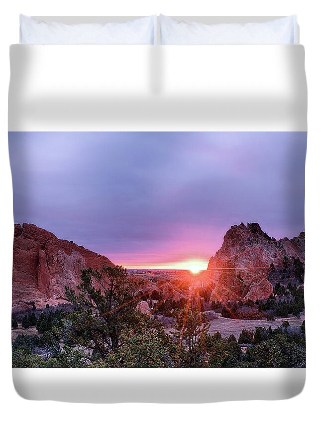 Garden Of The Gods Duvet Cover featuring the photograph Sunburst at Garden of the Gods by David Soldano