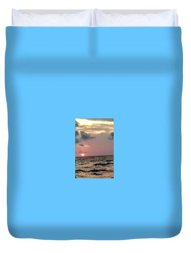 Clearwater Duvet Cover featuring the photograph Sundown by Suzanne Berthier