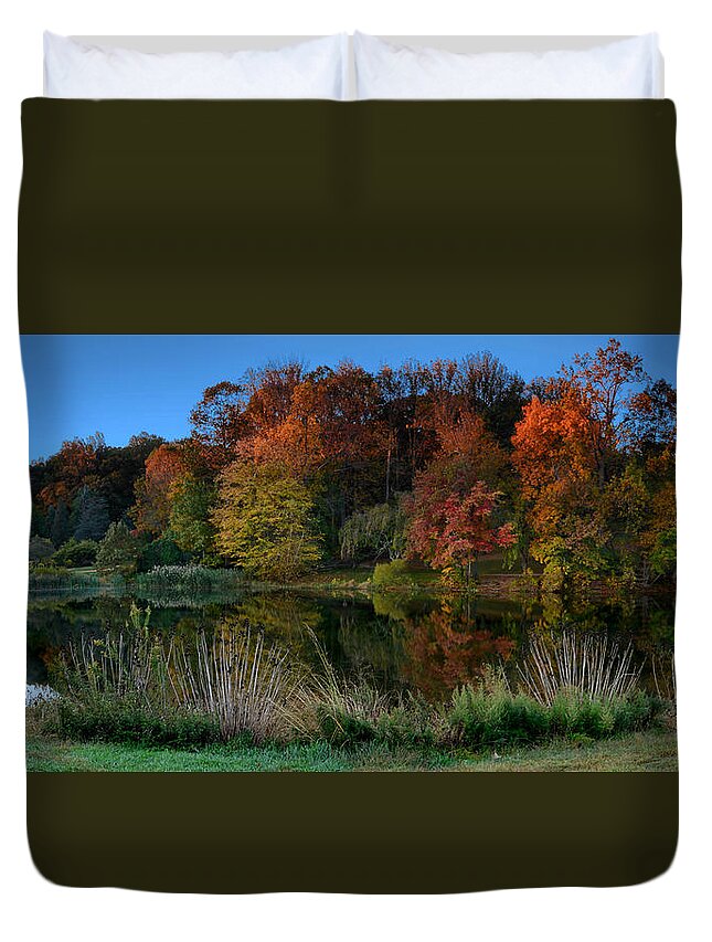 Sunrise Landscapes Duvet Cover featuring the photograph Sunrise In The Park - Holmdel Park by Angie Tirado