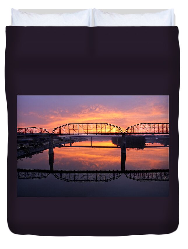Walnut Street Bridge Duvet Cover featuring the photograph Sunrise Walnut Street Bridge 2 by Tom and Pat Cory