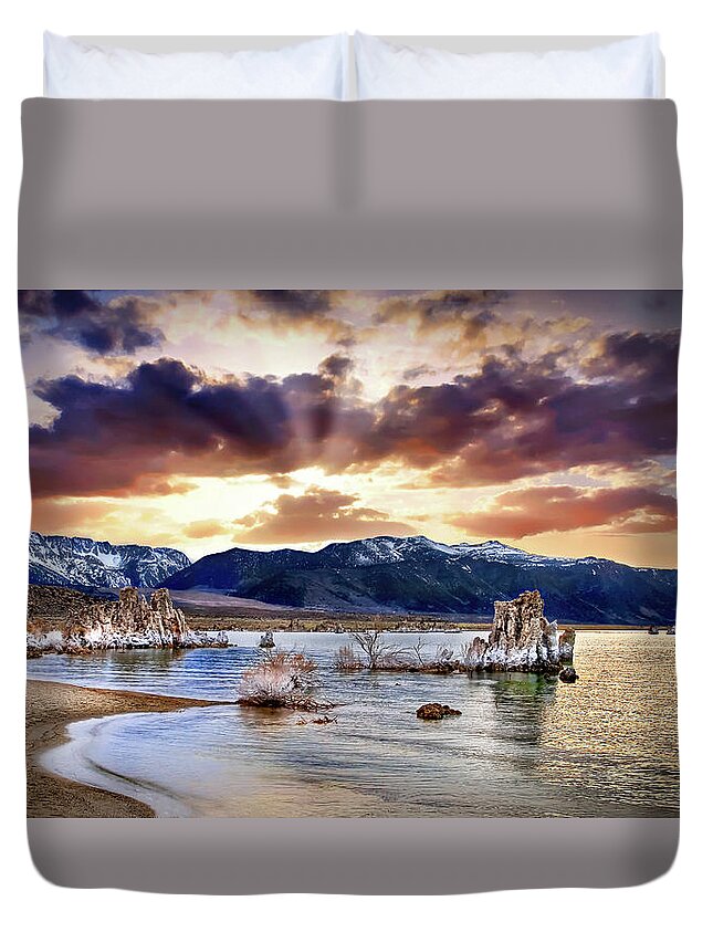 Mono Lake Duvet Cover featuring the photograph Sunset At Mono Lake by Endre Balogh