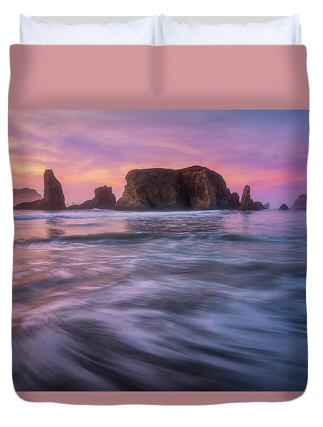 Sunset Duvet Cover featuring the photograph Sunset Dance by Darren White