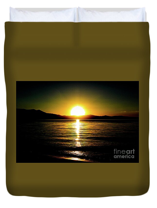 Alpine.beautiful Duvet Cover featuring the photograph Sunset Lake 2 by Joe Lach