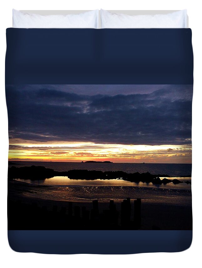 Sunset Duvet Cover featuring the photograph Sunset by Miki Senabre