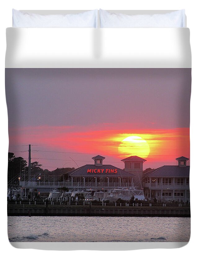 Micky Fins Restaurant Duvet Cover featuring the photograph Sunset on Micky Fins by Robert Banach