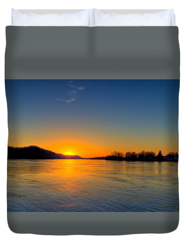 Parkersburg Duvet Cover featuring the photograph Sunset on the Ohio River by Jonny D