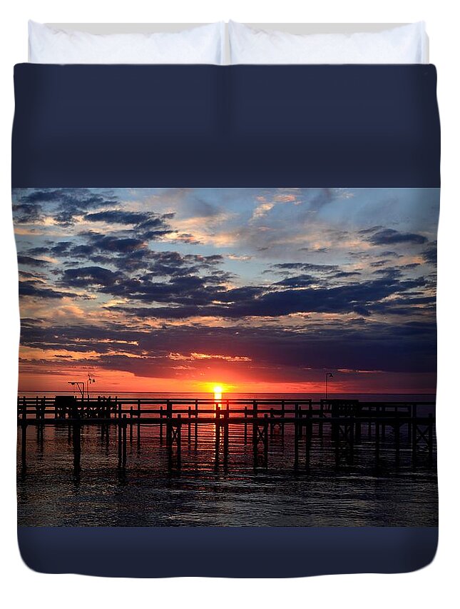 Sunset Duvet Cover featuring the photograph Sunset - South Carolina by Adrian De Leon Art and Photography