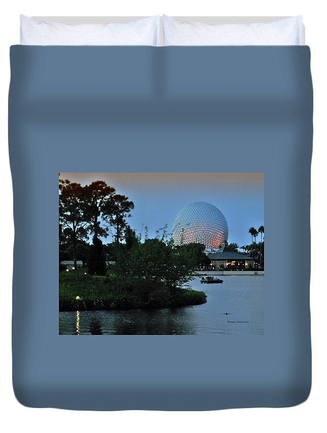 Sunset Duvet Cover featuring the photograph Sunset World Showcase Lagoon MP by Thomas Woolworth