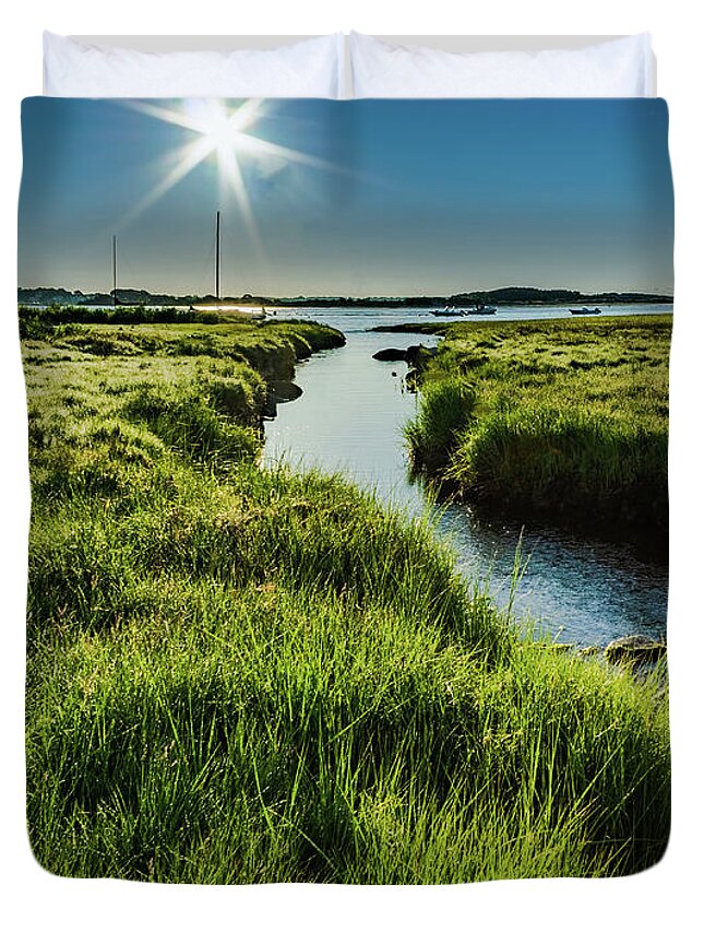 Morning Sun Duvet Cover featuring the photograph Sunshine Over The Bay by William Bretton