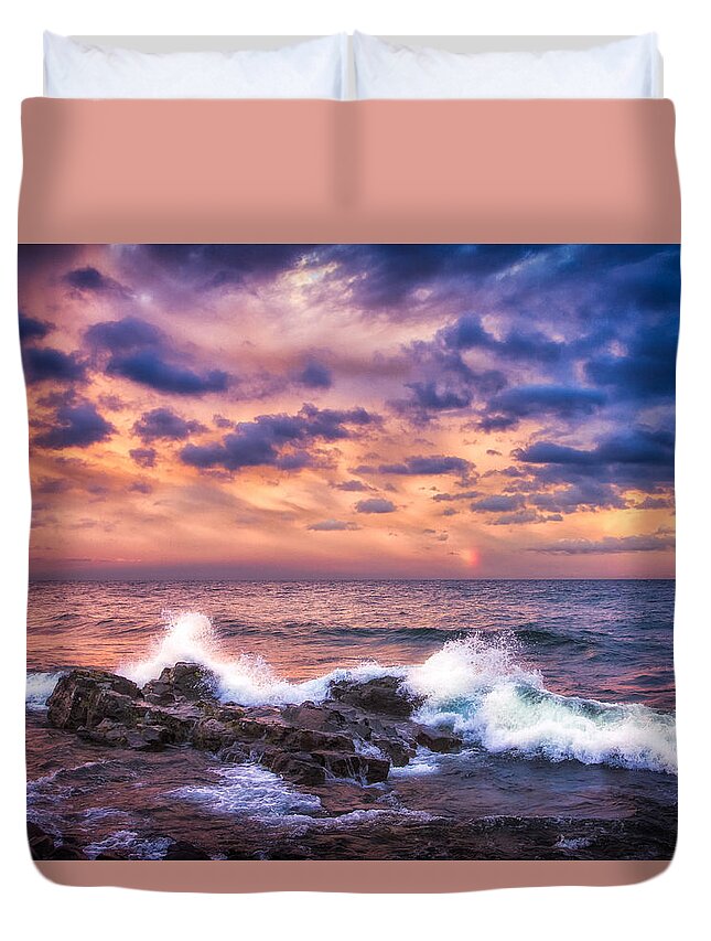 Atmosphere Duvet Cover featuring the photograph Superior Waves by Rikk Flohr