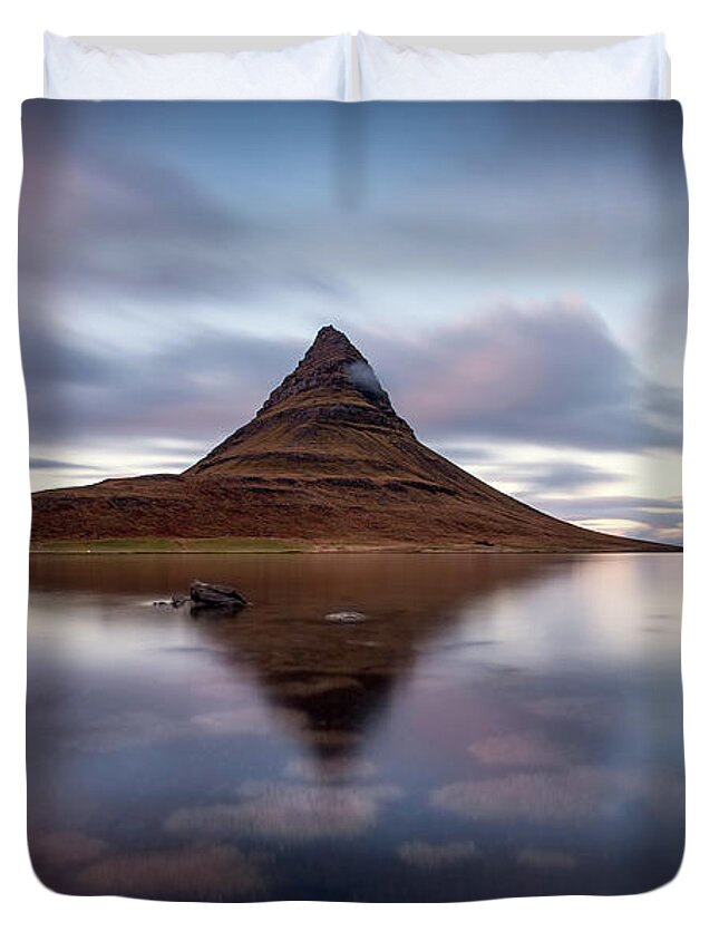Iceland Duvet Cover featuring the photograph Supremacy by Jorge Maia