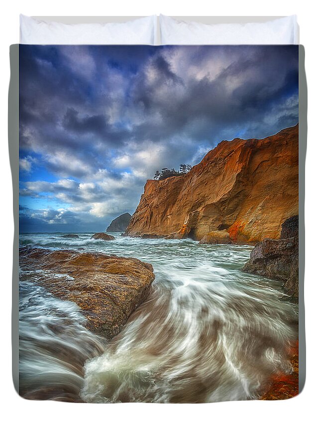 Oregon Duvet Cover featuring the photograph Sweeping Tides by Darren White