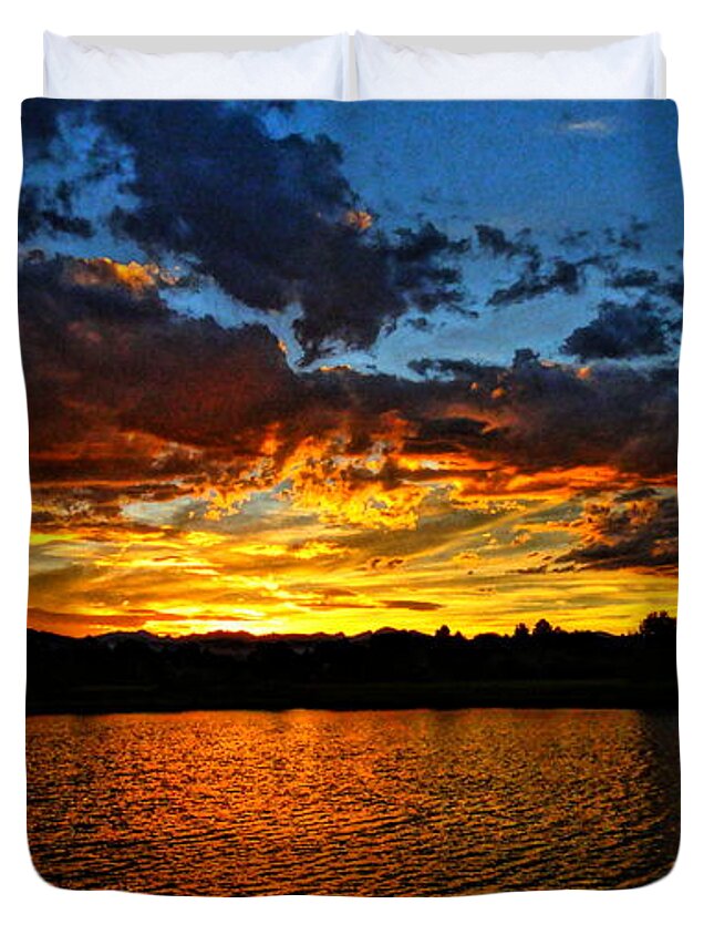 Colorado Mountain Sunset Duvet Cover featuring the photograph Sweet End Of Day by Eric Dee