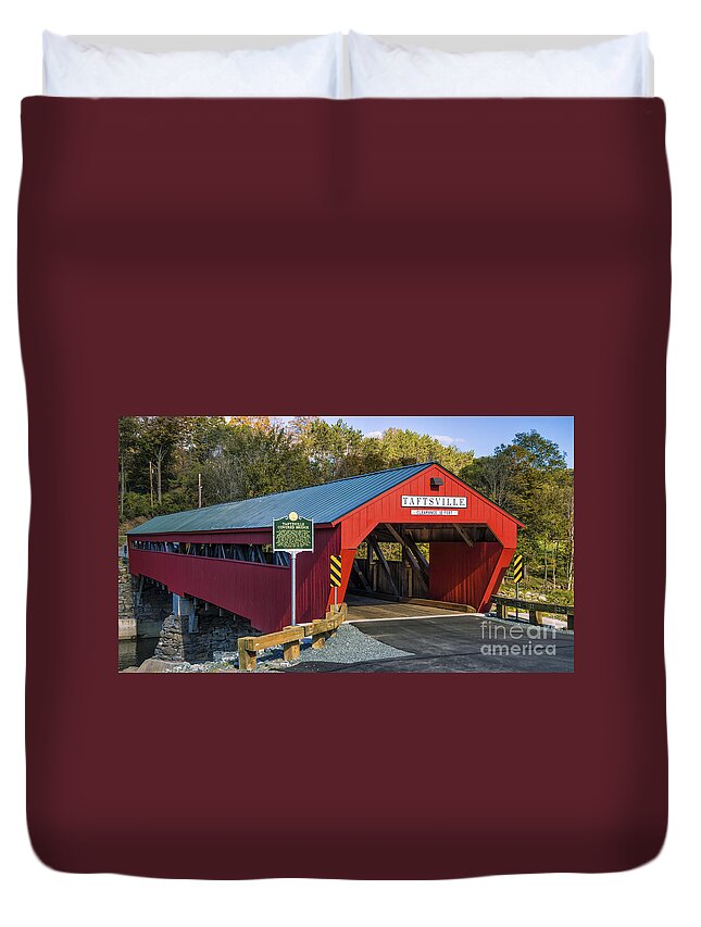 Covered Bridge Duvet Cover featuring the photograph Taftsville Covered Bridge. by Scenic Vermont Photography