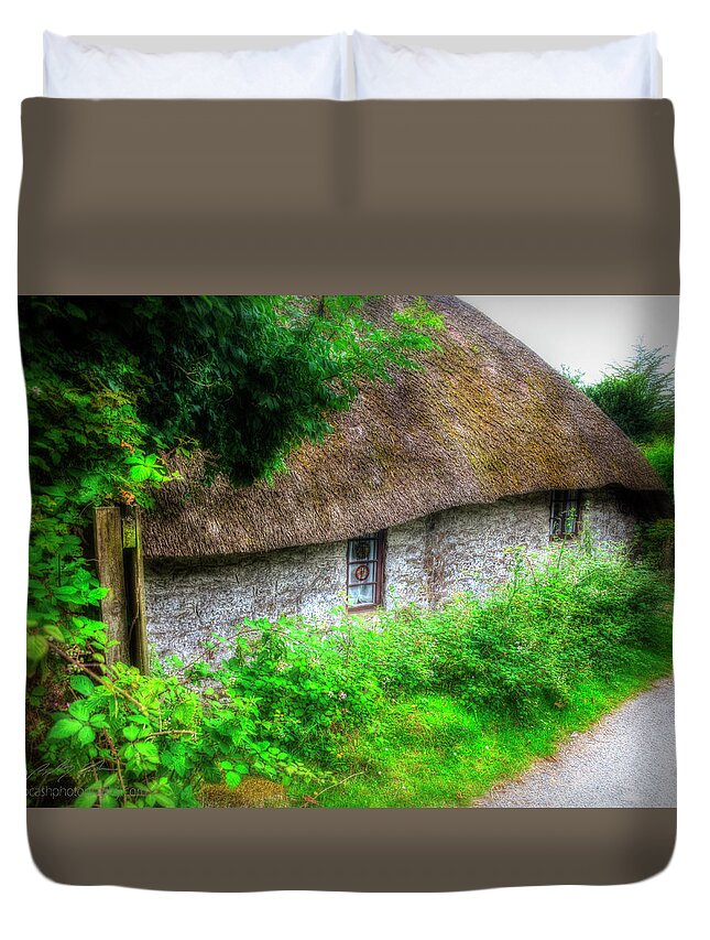 Thatched Duvet Cover featuring the photograph Thatched cottage 04 by B Cash