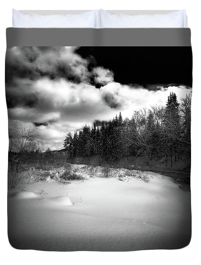 Landscapes Duvet Cover featuring the photograph The Calm of Winter by David Patterson