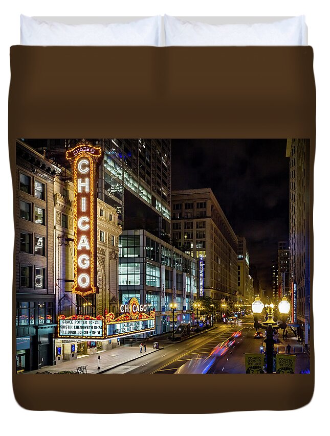 Chicago Duvet Cover featuring the photograph Illinois - The Chicago Theater by Ron Pate