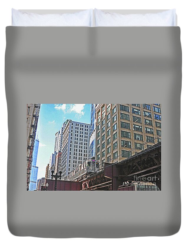 Chicago Duvet Cover featuring the photograph The Commute Home by Lydia Holly